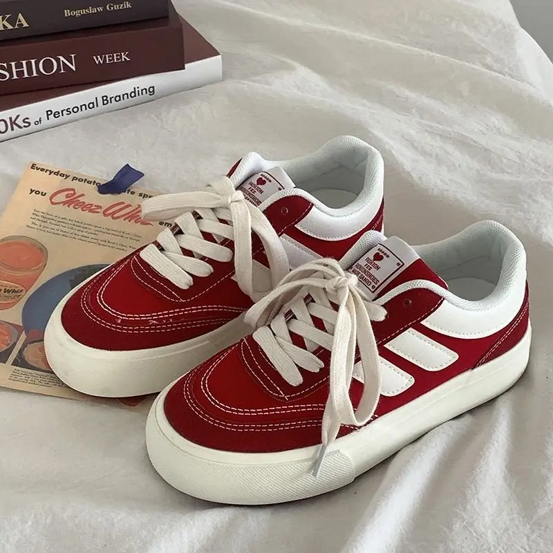 Vans Shoes Old Skool - รองเท้าวัลกาไนส์สำหรับผู้หญิงสีแดงใหม่2024รองเท้ากีฬาวินเทจรองเท้าผ้าใบของผู้หญิงแบบลำลองโรงเรียนแบบฮาราจูกุเทนนิสสไตล์เกาหลี