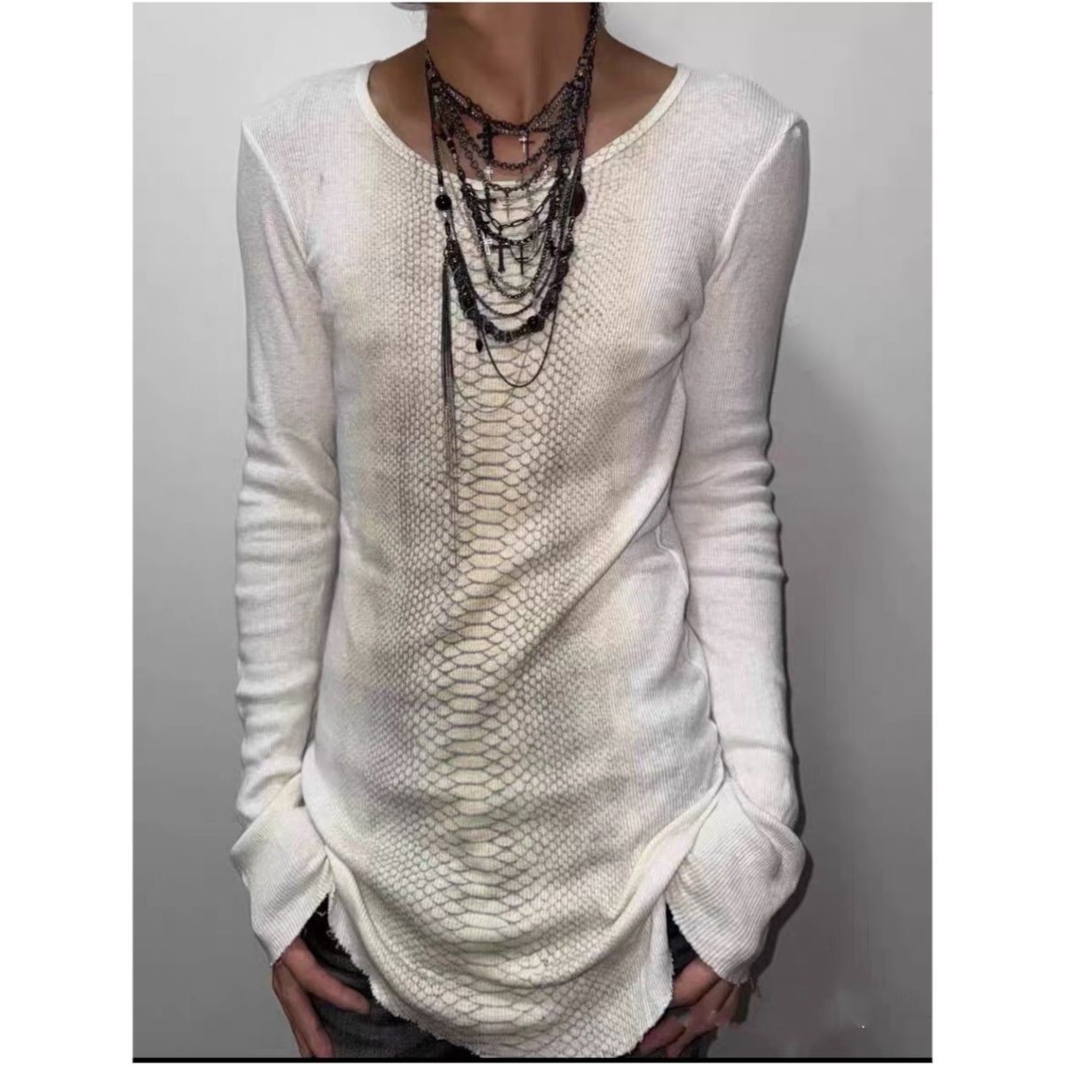 เสื้อยืดแขนยาวสีดำคอกลม เสื้อย - Tee Graphic Print บทวิจารณ์และราคา